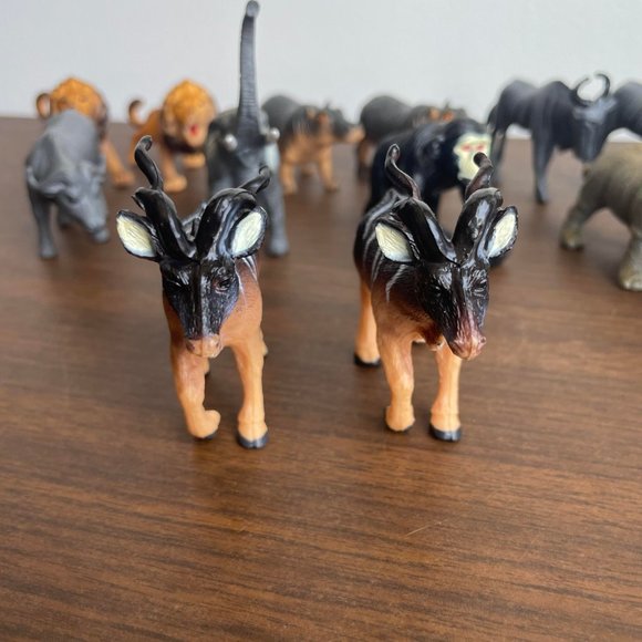 90s T.M. Wild Animal Hard Plastic Toy Lot - Picture 7 of 10